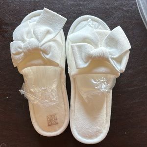 Brand new white slippers - 7.5